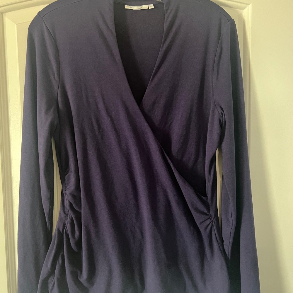 Chicos Size 1 Faux Wrap Soft Knit Top with slight rucking at sides